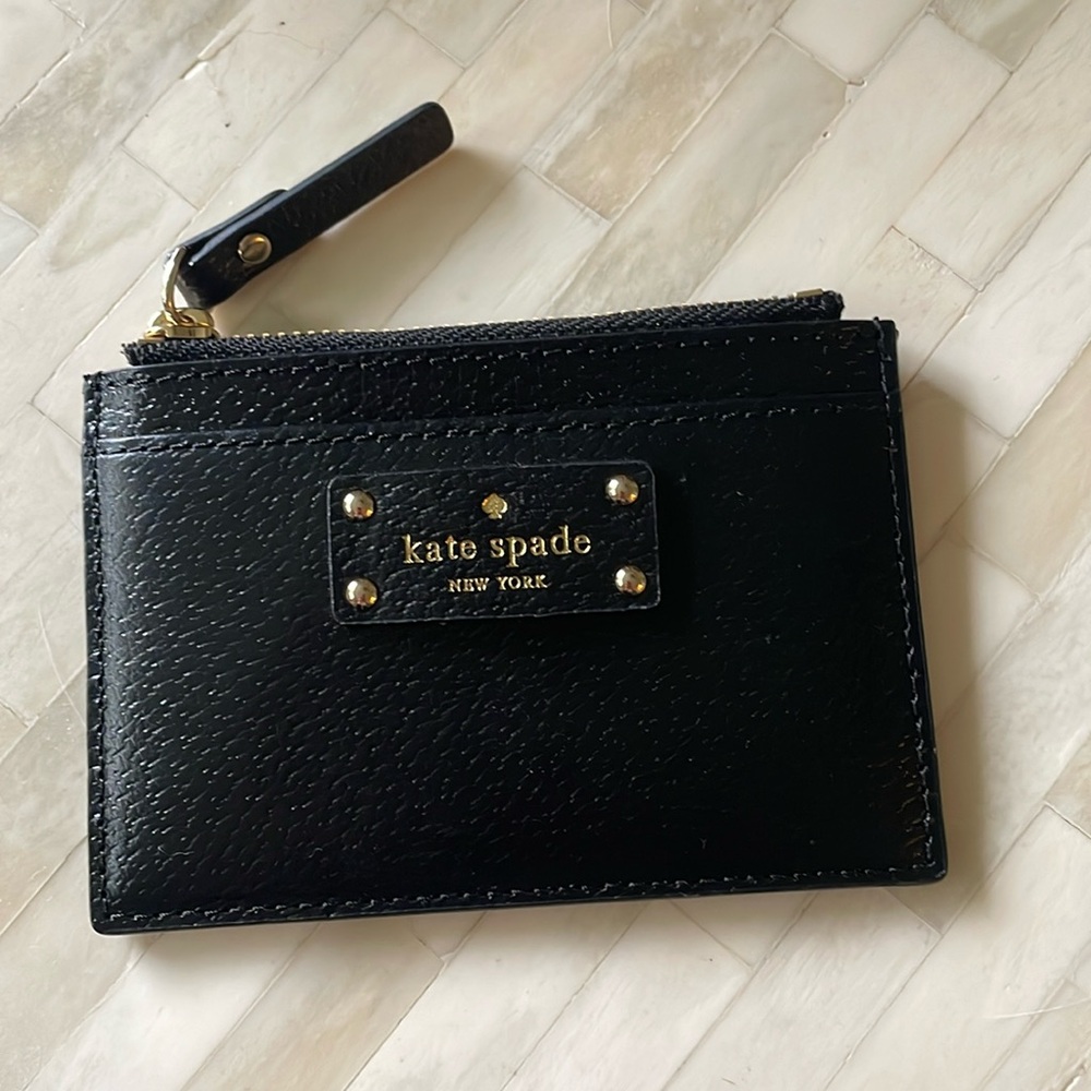 NWOT Kate Spade Small Card Wallet. 3 slots for cards & zipper pocket.